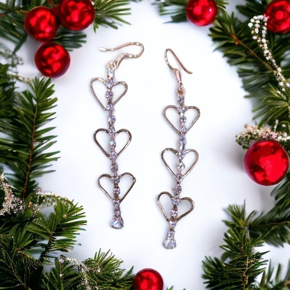 RHINESTONE HEART CHAIN DROP EARRINGS - Picture 3 of 4